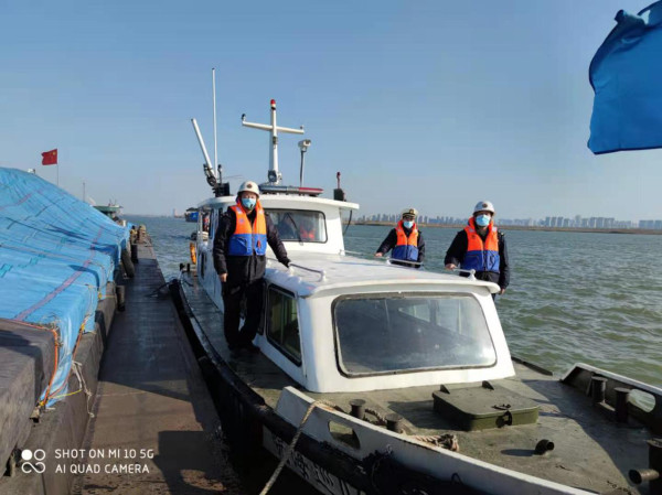 淮南市交通運輸綜合行政執法支隊海事大隊重拳出擊，打響水上“百日攻堅”第一槍
