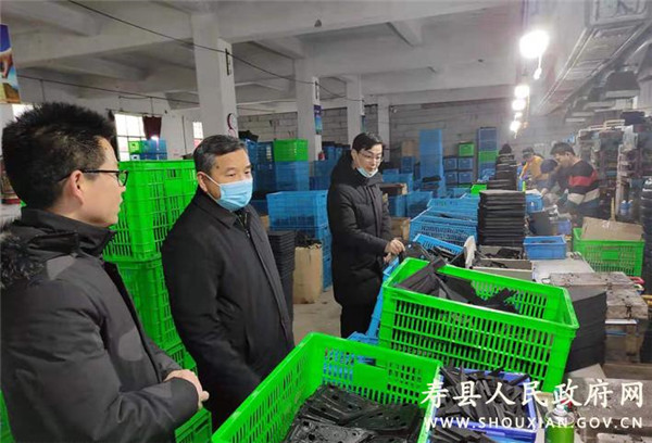 淮南壽縣副縣長閆明圣調研就業扶貧車間工作