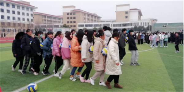 淮南市職業(yè)教育中心“慶元旦、迎新年”趣味運(yùn)動(dòng)會(huì)圓滿(mǎn)落幕