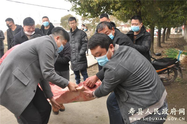淮南壽縣建筑業協會向豐莊敬老院獻愛心