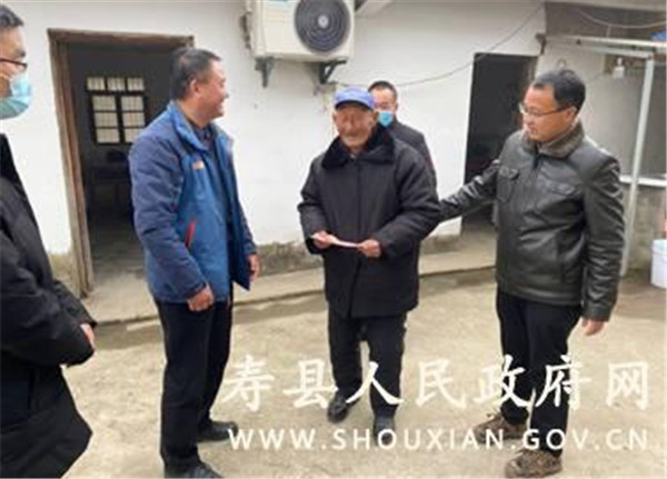 淮南雙廟集鎮開展春節前走訪慰問活動