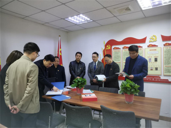 安徽省市場監(jiān)督管理局來淮調研督導并組織到高新區(qū)觀摩“小個專”非公黨建工作